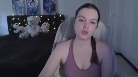 little__flowers online show from November 2025 09:00:02 AM