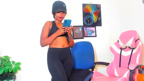 Snapshot of little_africa chatting on February 2025 01:11:02 PM little_africa online show from February 2025 01:11:02 PM