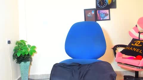 Snapshot of little_africa chatting on February 2025 11:10:02 AM little_africa online show from February 2025 11:10:02 AM