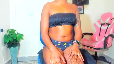 Snapshot of little_africa chatting on February 2025 08:27:02 AM little_africa online show from February 2025 08:27:02 AM