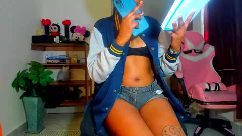 Snapshot of little_africa chatting on February 2025 11:09:02 AM little_africa online show from February 2025 11:09:02 AM