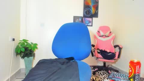 Snapshot of little_africa chatting on February 2025 11:14:02 AM little_africa online show from February 2025 11:14:02 AM