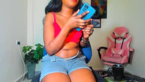 Snapshot of little_africa chatting on March 2025 10:30:02 AM little_africa online show from March 2025 10:30:02 AM