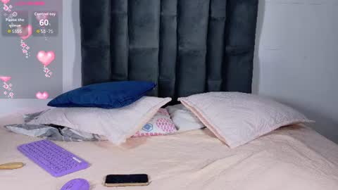 little_bonniie online show from August 2026 07:39:01 PM
