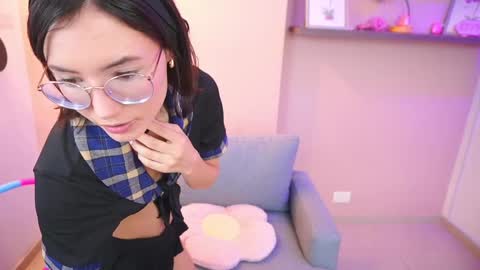 Snapshot of little_effy18_ chatting on March 2025 09:15:01 PM Little Effy online show from March 2025 09:15:01 PM