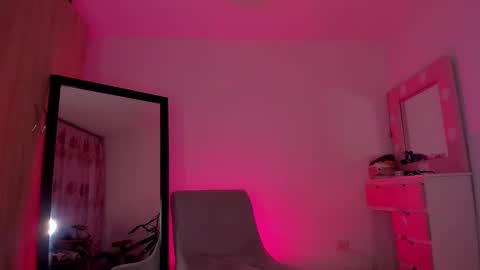 Snapshot of little_emilyd chatting on September 2025 04:05:02 AM Emily online show from September 2025 04:05:02 AM