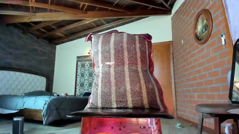 Izzi online show from January 2025 05:27:01 PM