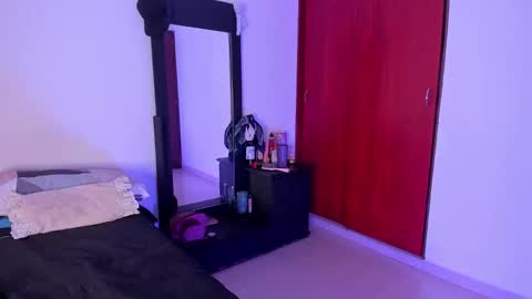 Snapshot of little_kayla_ chatting on December 2024 02:42:01 AM kayla Instagram kayla 71082 online show from December 2024 02:42:01 AM