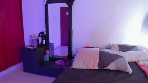 Snapshot of little_kayla_ chatting on December 2024 06:18:02 PM kayla Instagram kayla 71082 online show from December 2024 06:18:02 PM