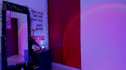 Snapshot of little_kayla_ chatting on November 2025 08:07:02 PM kayla Instagram kayla 71082 online show from November 2025 08:07:02 PM