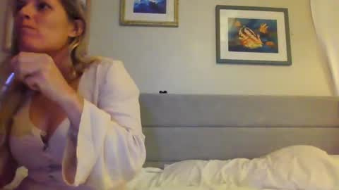 Snapshot of little_lies chatting on February 2025 02:33:01 AM little lies online show from February 2025 02:33:01 AM