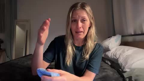 Snapshot of little_lies chatting on November 2025 04:43:02 AM little lies online show from November 2025 04:43:02 AM