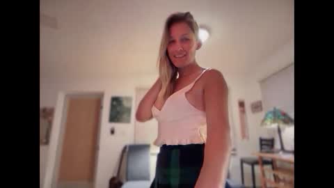 Snapshot of little_lies chatting on November 2025 02:13:01 AM little lies online show from November 2025 02:13:01 AM