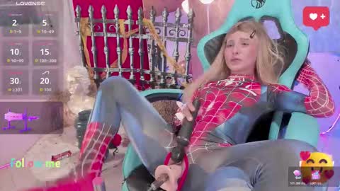 Lili online show from October 2025 09:27:01 PM