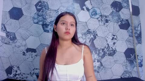 Mia online show from April 2026 12:17:02 PM