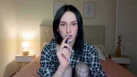 little_mollee online show from October 2025 08:37:02 PM
