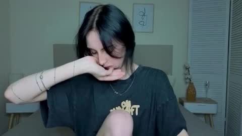 little_mollee online show from November 2025 10:09:01 PM