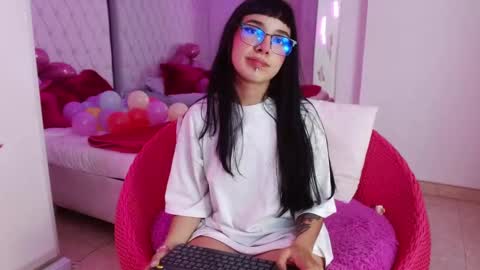Snapshot of little_paulette chatting on March 2026 03:58:02 AM Paulette online show from March 2026 03:58:02 AM