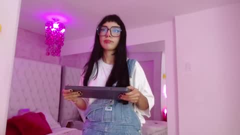 Snapshot of little_paulette chatting on March 2026 04:01:01 AM Paulette online show from March 2026 04:01:01 AM