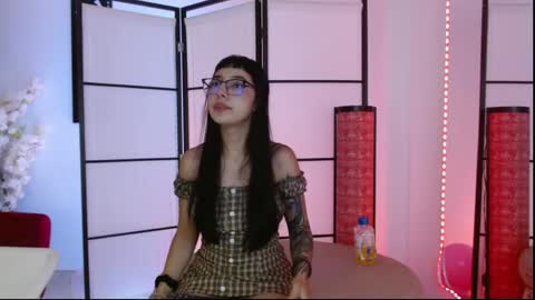 Paulette online show from May 2026 04:42:01 AM