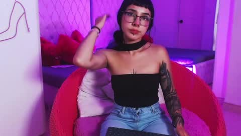 Snapshot of little_paulette chatting on June 2026 03:53:01 AM Paulette online show from June 2026 03:53:01 AM