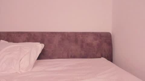 Snapshot of little_red_diamond chatting on December 2024 09:35:01 AM hey im anna online show from December 2024 09:35:01 AM