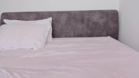 Snapshot of little_red_diamond chatting on March 2025 09:40:02 AM hey im anna online show from March 2025 09:40:02 AM