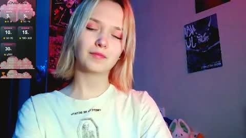 Snapshot of little_sugar_queen chatting on July 2026 07:49:01 PM Akin online show from July 2026 07:49:01 PM
