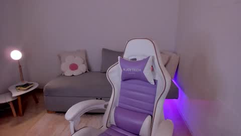 Xiom online show from October 2025 01:51:02 PM