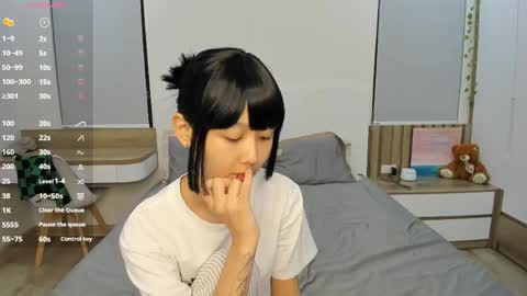 Yena and Gabby online show from April 2026 07:27:02 PM