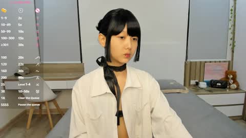 Yena and Gabby online show from April 2026 06:27:01 PM