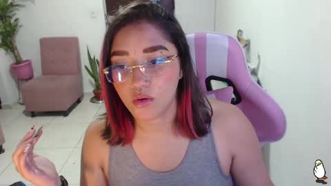 Snapshot of littleangelx_m chatting on February 2025 10:48:02 PM Daniela online show from February 2025 10:48:02 PM