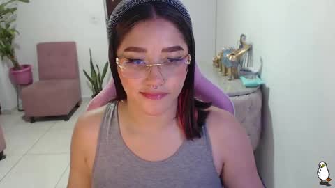 Snapshot of littleangelx_m chatting on February 2025 09:52:02 PM Daniela online show from February 2025 09:52:02 PM