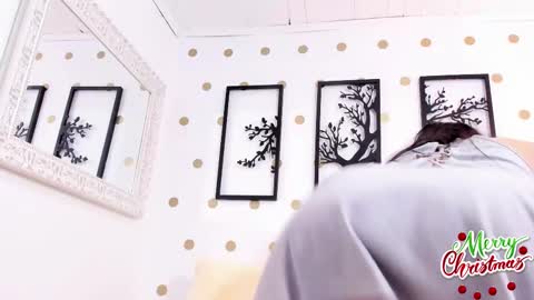 Snapshot of littlearii chatting on December 2024 11:06:02 PM Ari online show from December 2024 11:06:02 PM