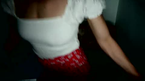 LittleAura online show from April 2026 06:38:01 PM