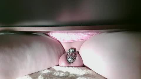 Snapshot of littleclitty247 chatting on September 2025 12:22:02 AM Littlleclitty247 online show from September 2025 12:22:02 AM