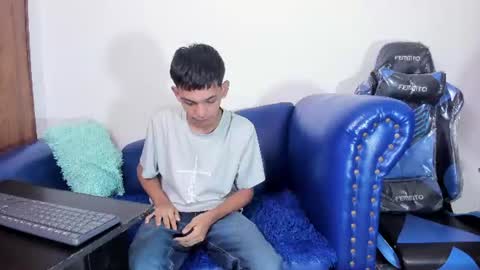 Snapshot of littlecum18 chatting on July 2026 12:29:01 PM Pipe online show from July 2026 12:29:01 PM