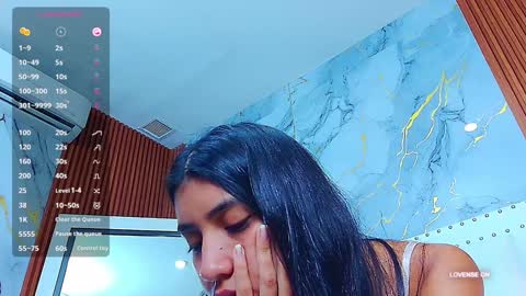 Snapshot of littlee_emilyy_ chatting on January 2025 06:01:02 AM Emily online show from January 2025 06:01:02 AM