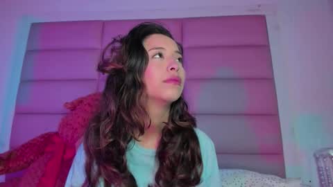 Snapshot of littlee_emma_ chatting on December 2025 03:25:02 AM littlee_emma_ online show from December 2025 03:25:02 AM