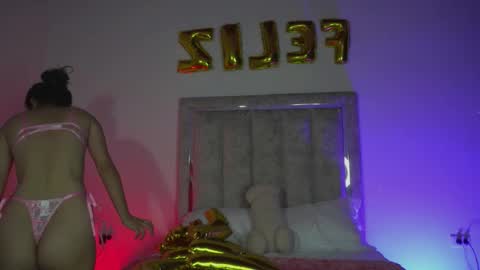 Snapshot of littlee_emma_ chatting on February 2026 04:02:01 AM littlee_emma_ online show from February 2026 04:02:01 AM