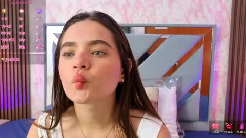 Snapshot of littleesara18 chatting on April 2026 11:16:02 AM Sara online show from April 2026 11:16:02 AM