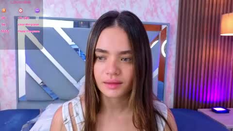 Snapshot of littleesara18 chatting on May 2026 02:44:01 PM Sara online show from May 2026 02:44:01 PM