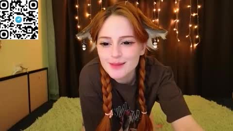 Snapshot of littlefoxyhole chatting on January 2026 02:21:02 PM Molly online show from January 2026 02:21:02 PM