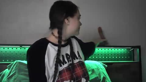 Jessie online show from September 2025 06:51:01 AM