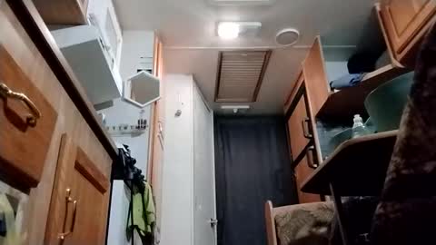 Snapshot of littleleo96 chatting on December 2025 05:46:01 AM littleleo96 online show from December 2025 05:46:01 AM