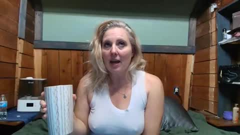Snapshot of littlelisa1 chatting on April 2026 03:04:02 AM lisanixs online show from April 2026 03:04:02 AM
