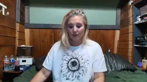 Snapshot of littlelisa1 chatting on April 2026 06:59:02 PM lisanixs online show from April 2026 06:59:02 PM