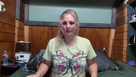 Snapshot of littlelisa1 chatting on April 2026 04:10:02 PM lisanixs online show from April 2026 04:10:02 PM
