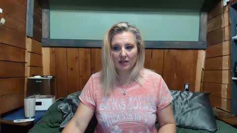 Snapshot of littlelisa1 chatting on April 2026 04:15:02 PM lisanixs online show from April 2026 04:15:02 PM