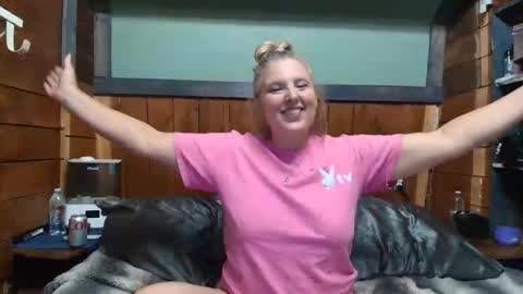 Snapshot of littlelisa1 chatting on May 2026 02:42:02 AM lisanixs online show from May 2026 02:42:02 AM